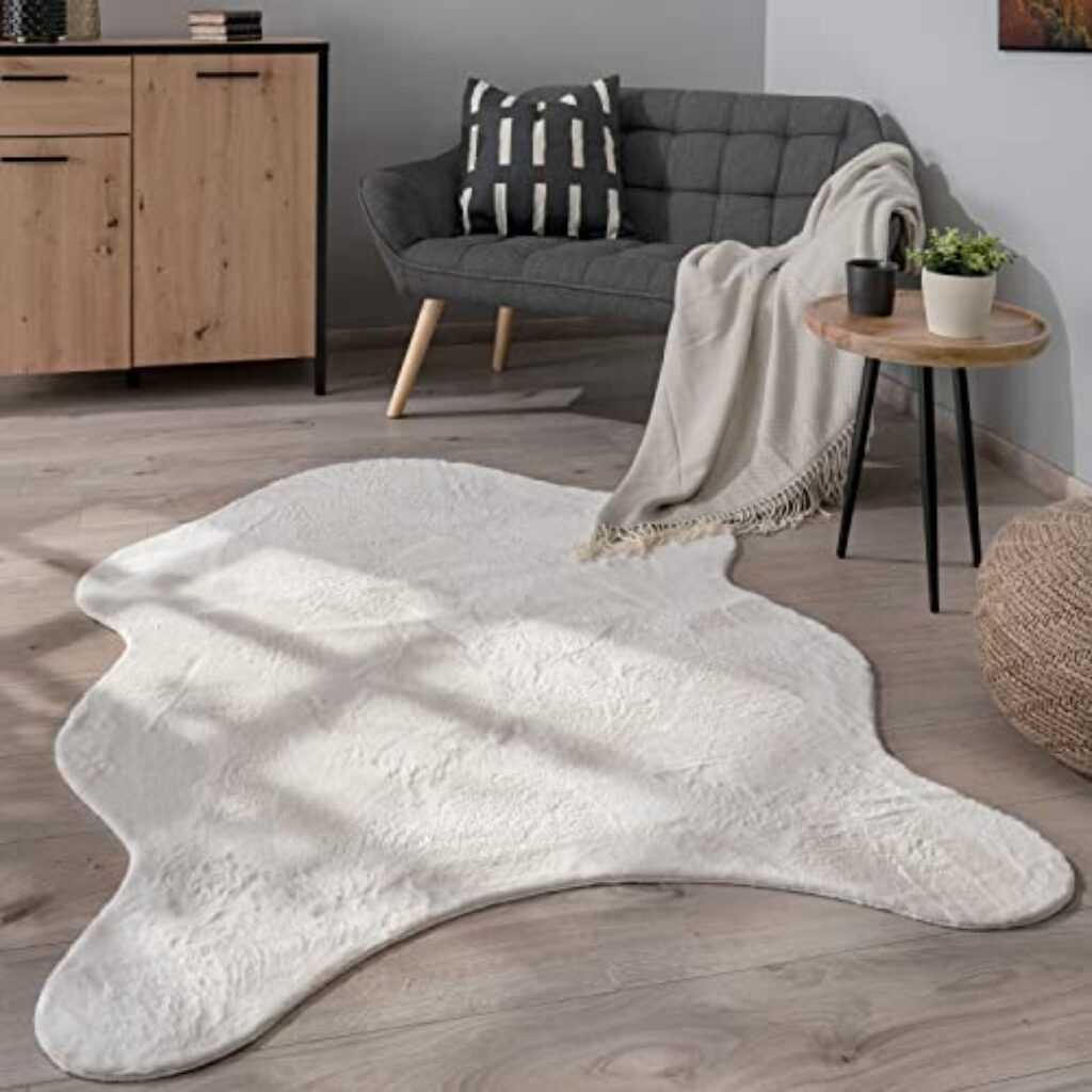 Paco Home Waschbarer Teppich Wohnzimmer Schlafzimmer Kurzflor rutschfest Modern Flauschiger Fellteppich Fell Imitat Kunstfell, Grösse:120x160 cm Fell-Form, Farbe:Creme