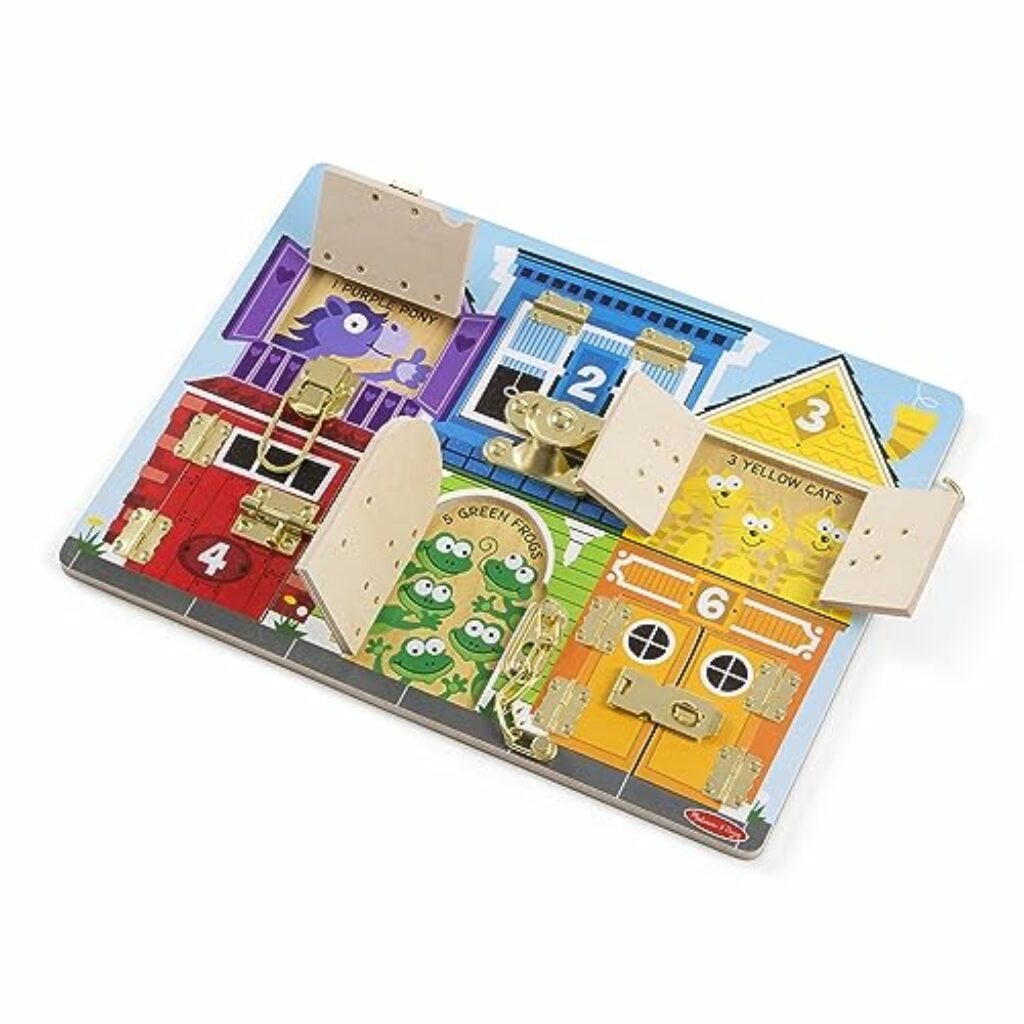 Melissa & Doug Holz Lernspielzeug Motorikbrett zum Verriegeln | Montessori Brett für Kleinkinder ab 3 Jahre | Motorik Spielzeug für die Vorschule | Activity Board Kinder | Spiel mit Verschlüssen