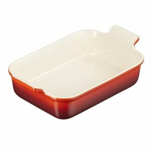 Le Creuset Rechteckige Auflaufform Tradition aus Steinzeug, 26 cm, 2.4 Liter, Kirschrot, 71102260600001