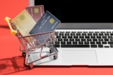 Online vs. Offline Shopping: Wo sparst du mehr?